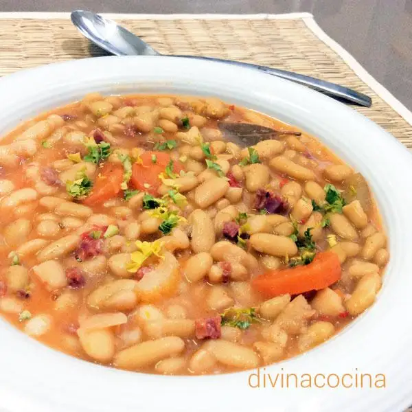 Alubias guisadas con sofrito