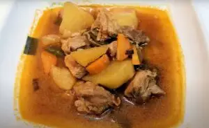 Estofado de carne magra de pavo