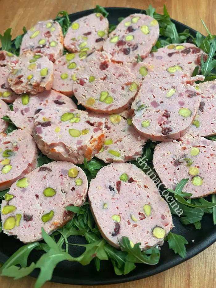 Fiambre de pollo trufado con pistachos y arándanos (airfryer y horno)