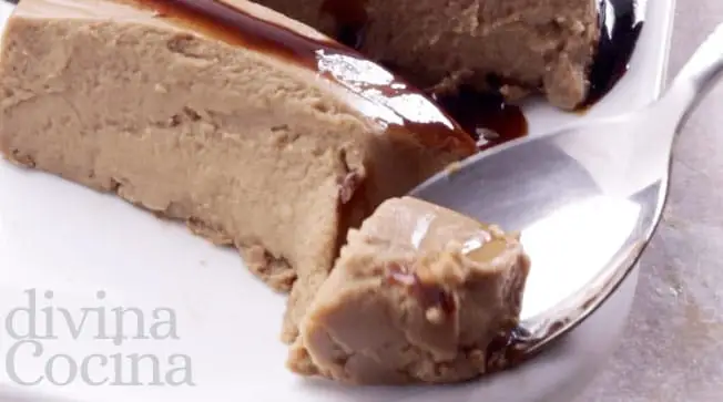 Flan de café sin horno y sin huevo