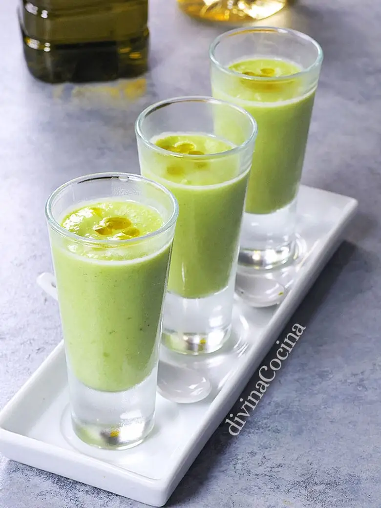 Gazpacho verde de aguacate y pepino