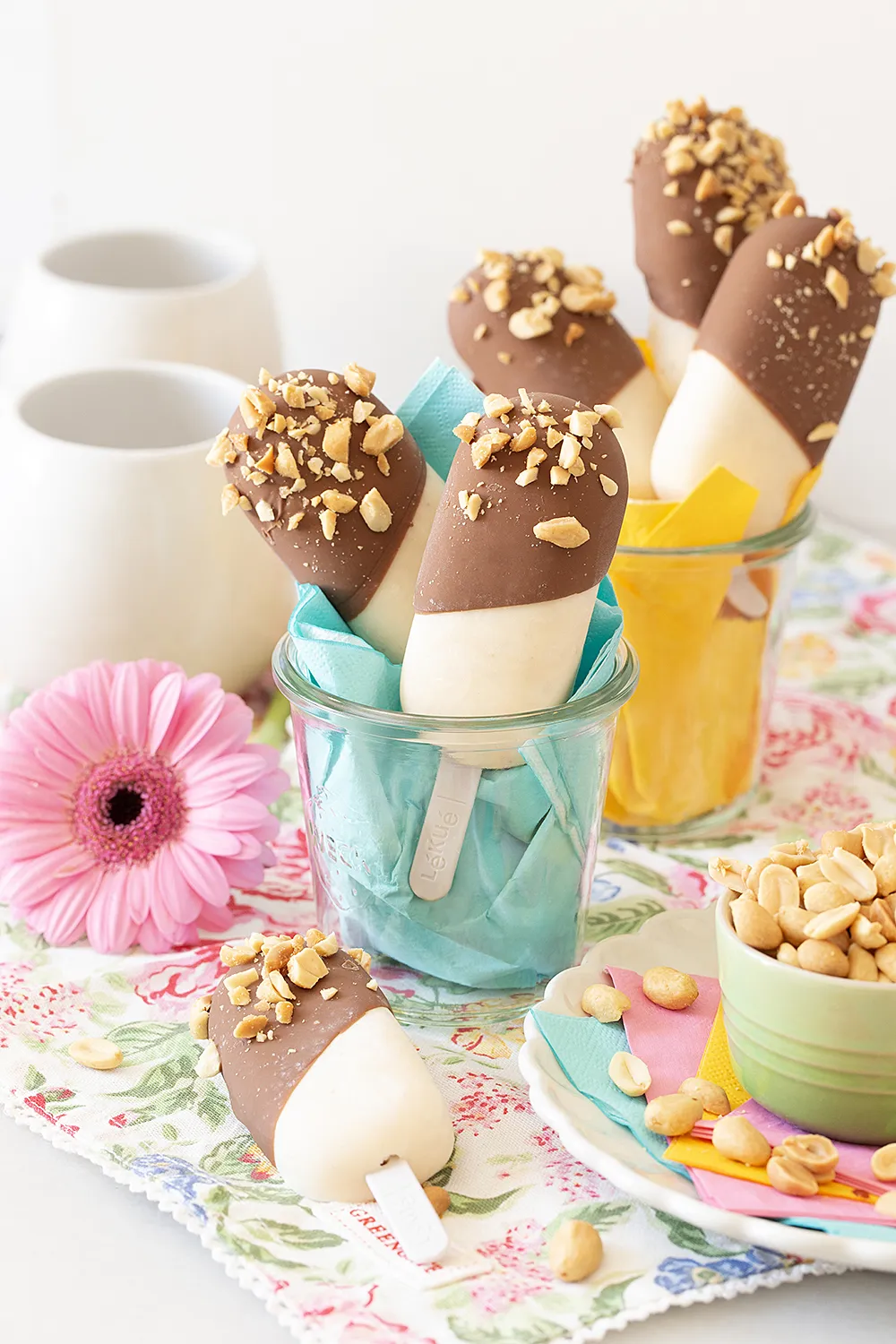 Helados de cacahuete, yogur y chocolate