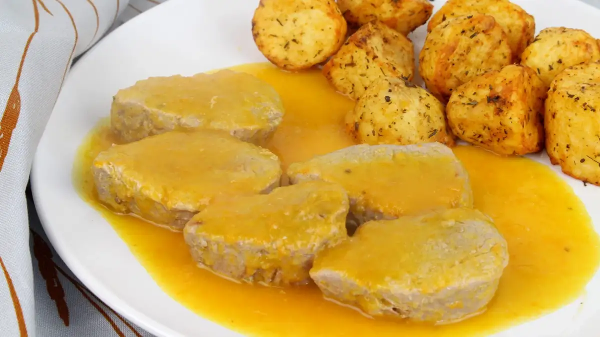 Solomillo de cerdo en salsa con olla GM