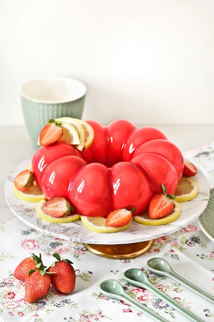 Tarta mousse de fresa limón